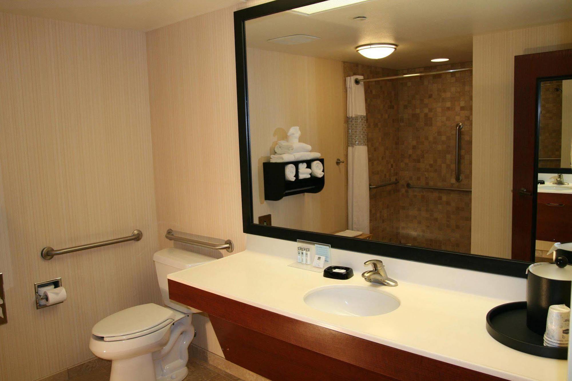 Hampton Inn La Crosse/Onalaska Номер фото